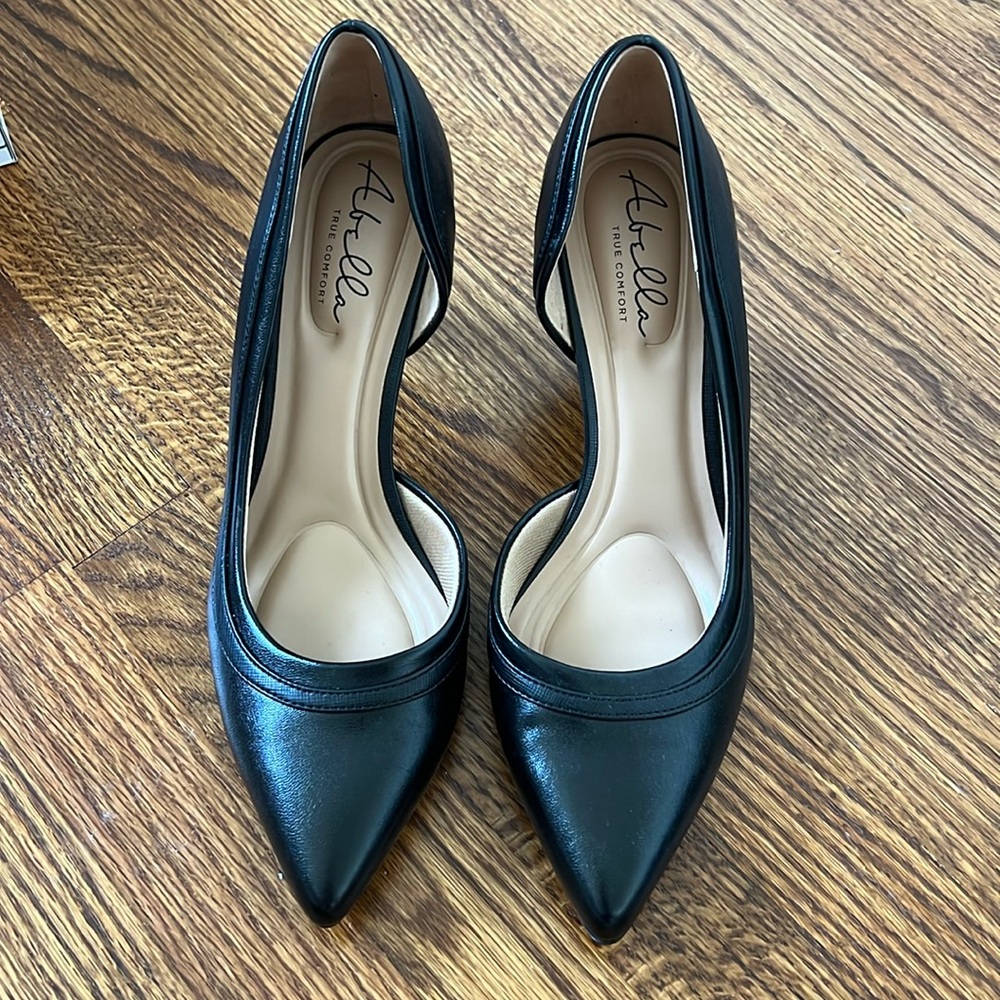 Abella Kitten heels